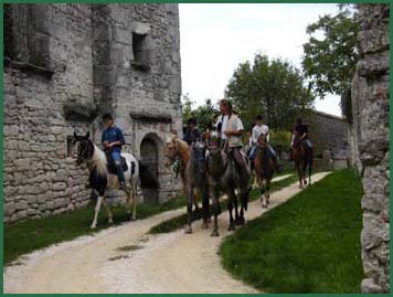 chemin de ronde de Saint Pastour